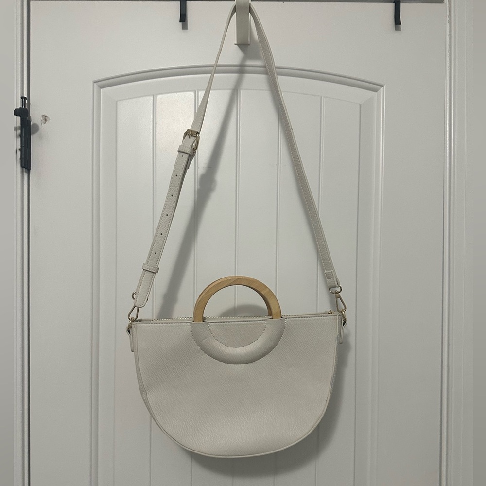 Antik Kraft Semi Circle Wooden Handle Handbag